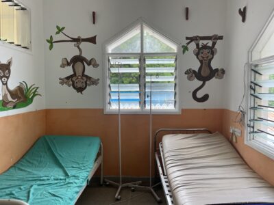 Acceso a la salud de la población infantil y formar al personal sanitario en el hospital público del condado en Lamu, Kenia